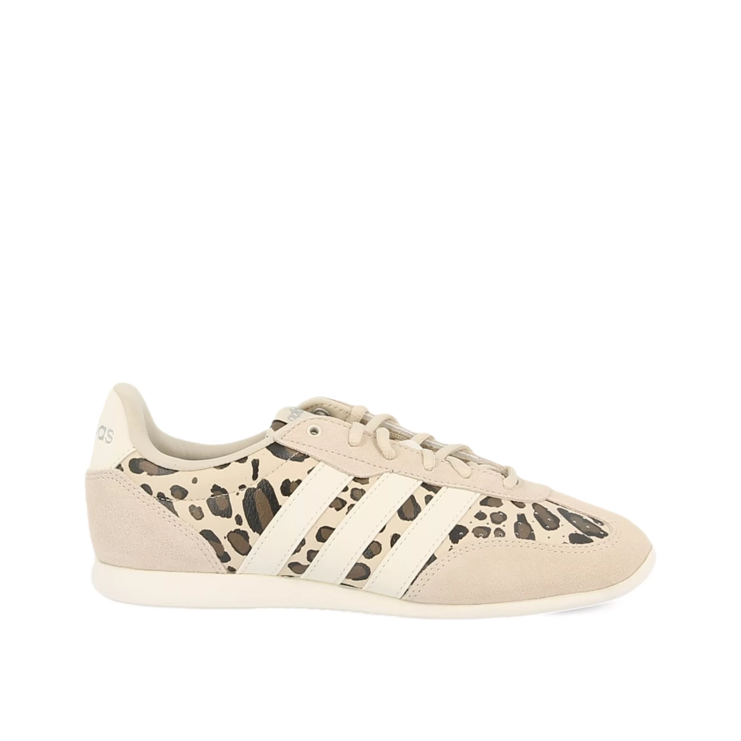 Image (2) de la chaussures Adidas - Baskets Beige en Cuir nubuck