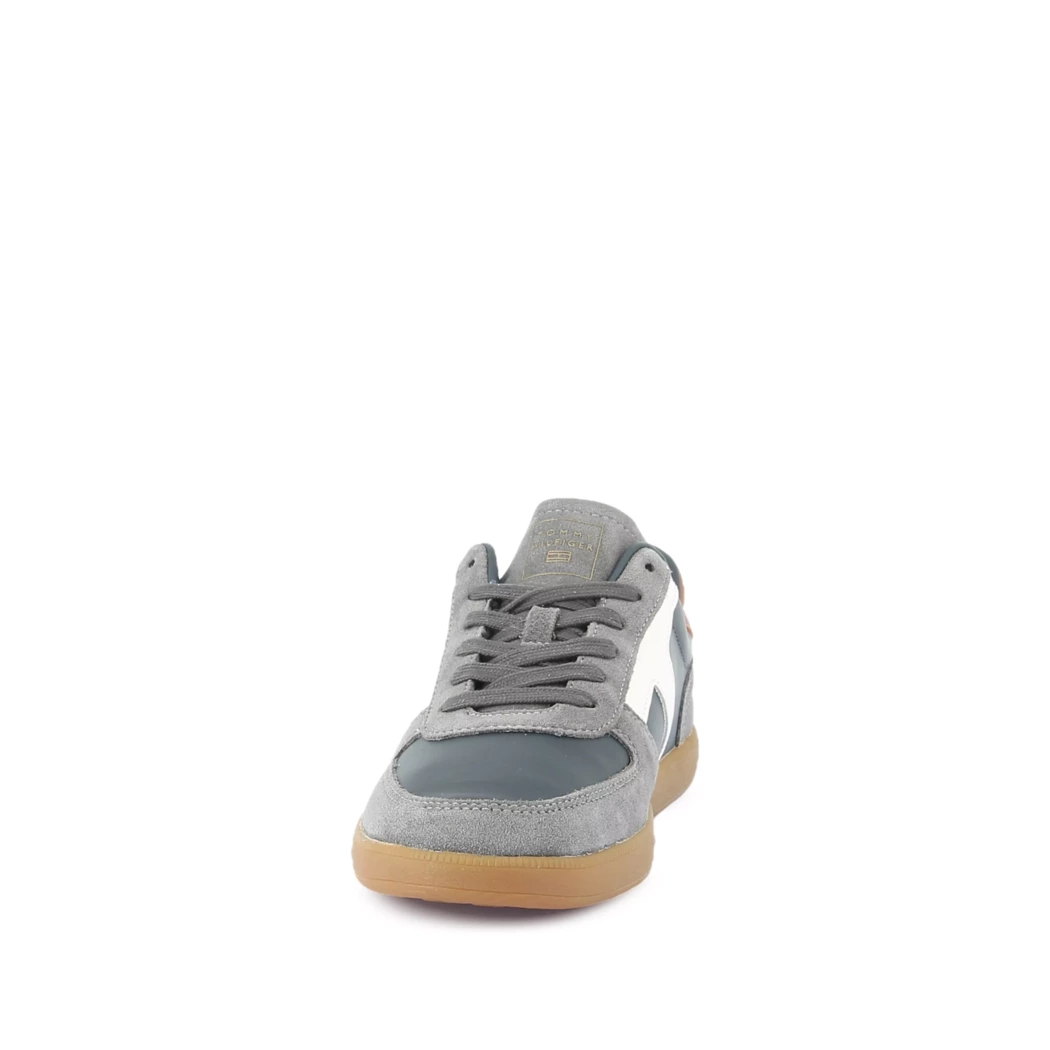 Image (5) de la chaussures Tommy Hilfiger - Baskets Gris en Cuir nubuck