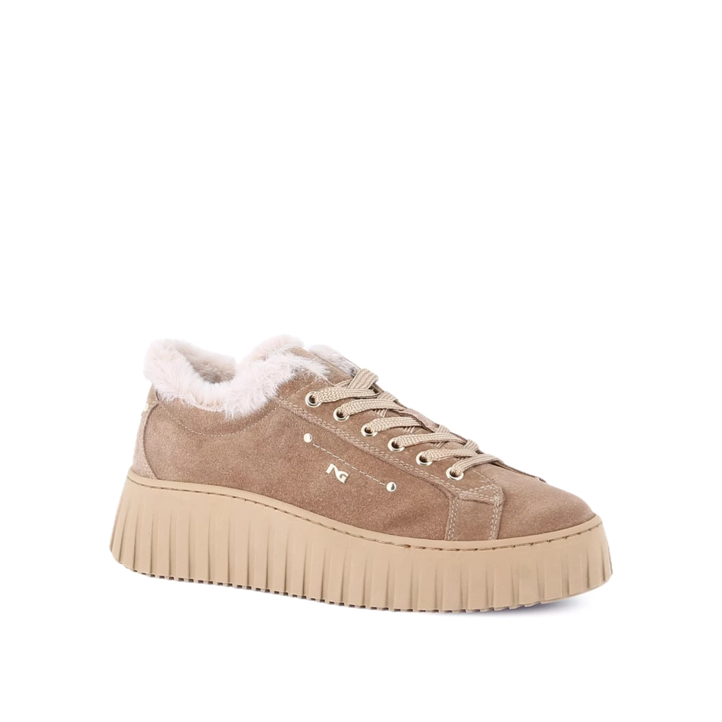 Image (1) de la chaussures Nero Giardini - Baskets Taupe en Cuir nubuck