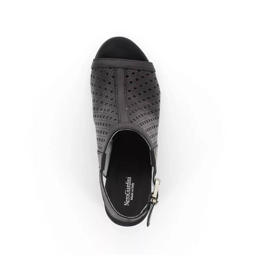 Image (6) de la chaussures Nero Giardini - Sandales et Nu-Pieds Noir en Cuir