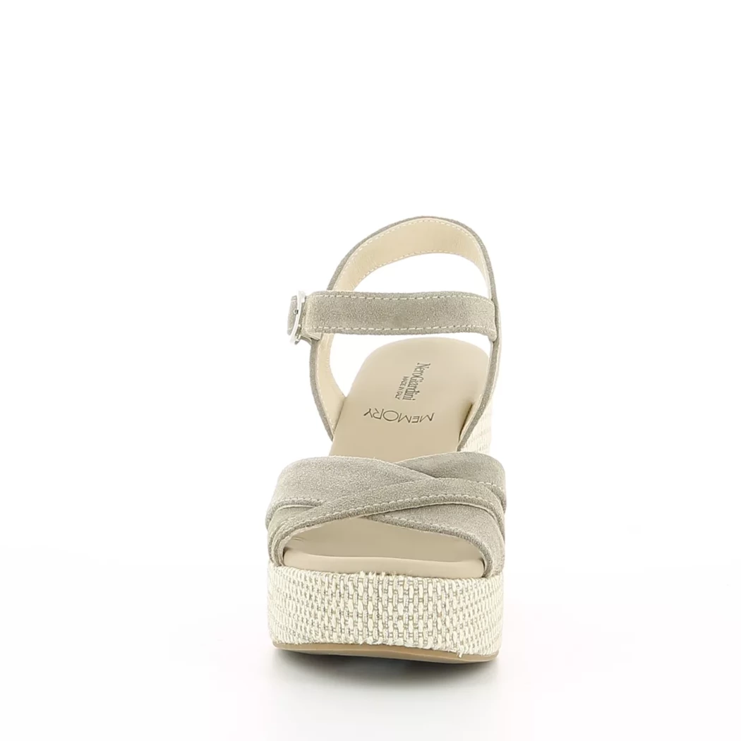 Image (5) de la chaussures Nero Giardini - Sandales et Nu-Pieds Taupe en Cuir nubuck