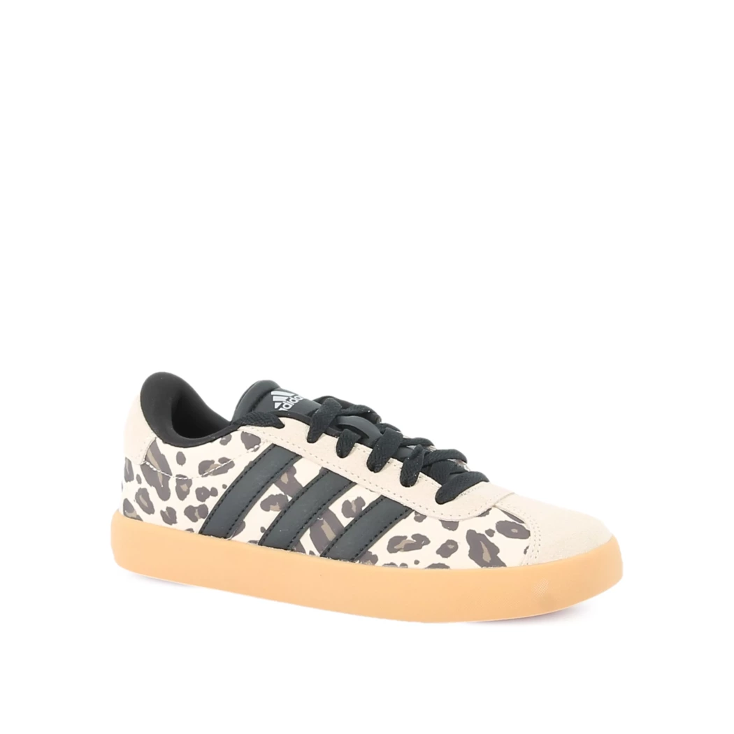 Image (1) de la chaussures Adidas - Baskets Beige en Cuir nubuck