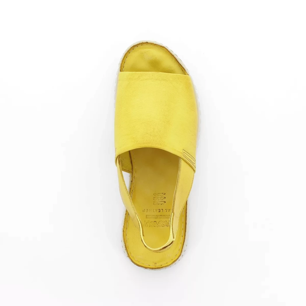 Image (6) de la chaussures Karyoka - Sandales et Nu-Pieds Jaune en Cuir